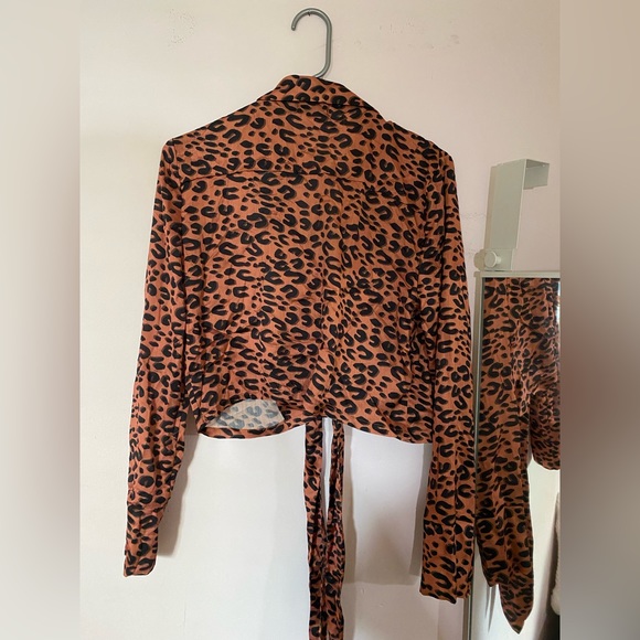 Nasty Gal animal print long sleeve top, SIZE 8 - Picture 2 of 3